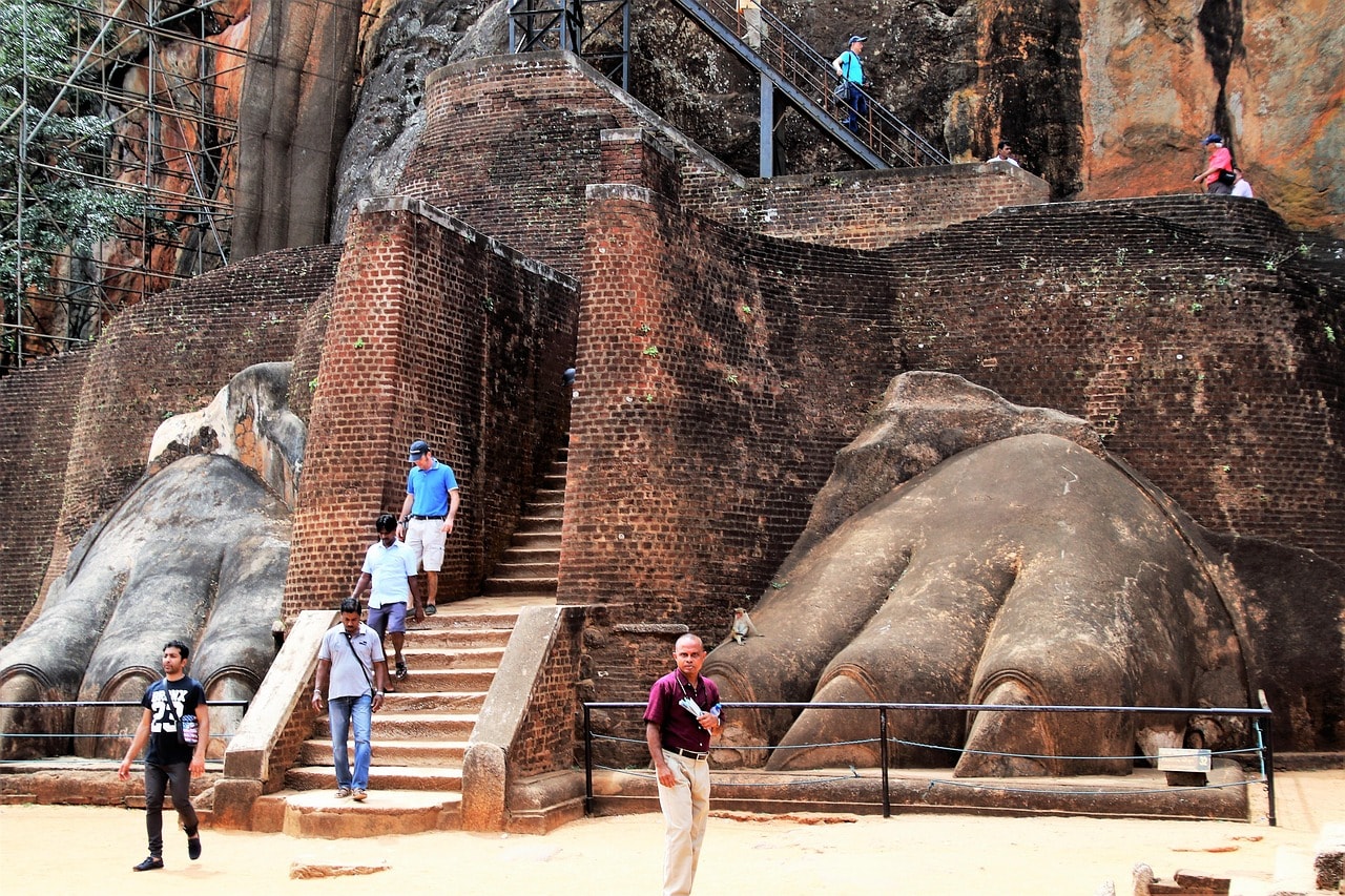 The ascent to the summit involves approximately 1,200 steps.