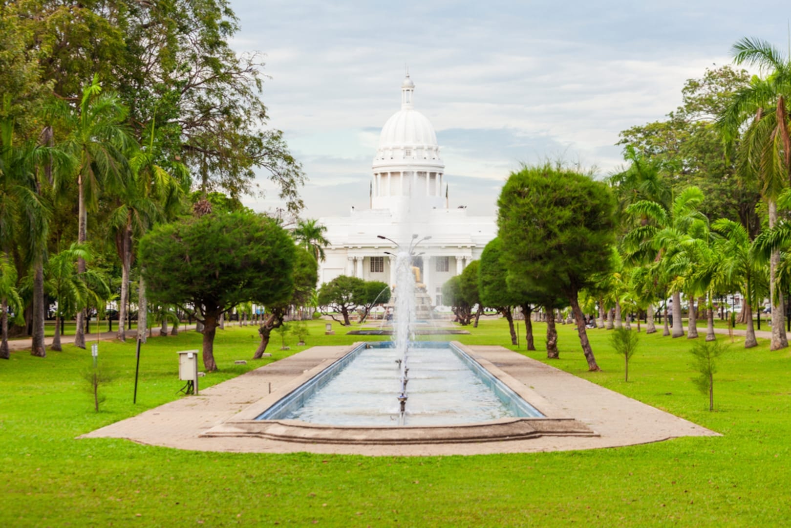 There is a scenic artificial lake where visitors can enjoy paddle boating or boat rides.