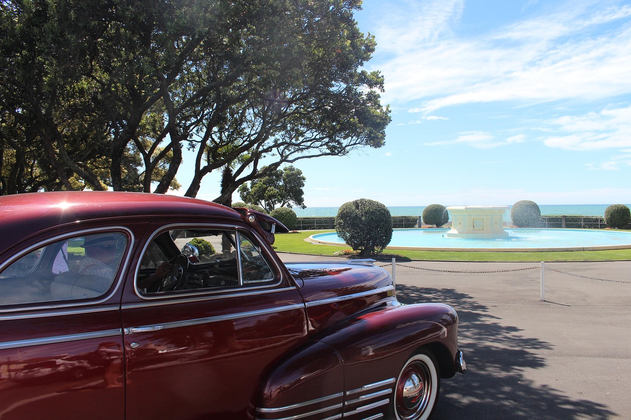 Napier’s marine parade with iconic Art Deco buildings at sunset