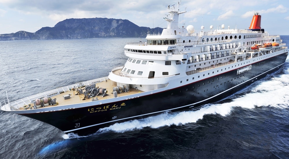 Due to its beauty, the ship was nicknamed the "Pacific Swan" and the "Lady of the Sea".
