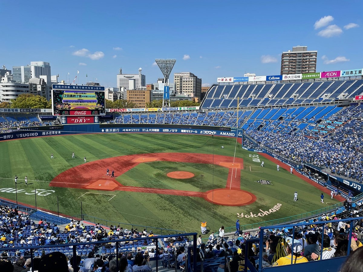 The stadium has a seating capacity of approximately 34,000 to 35,000 people.