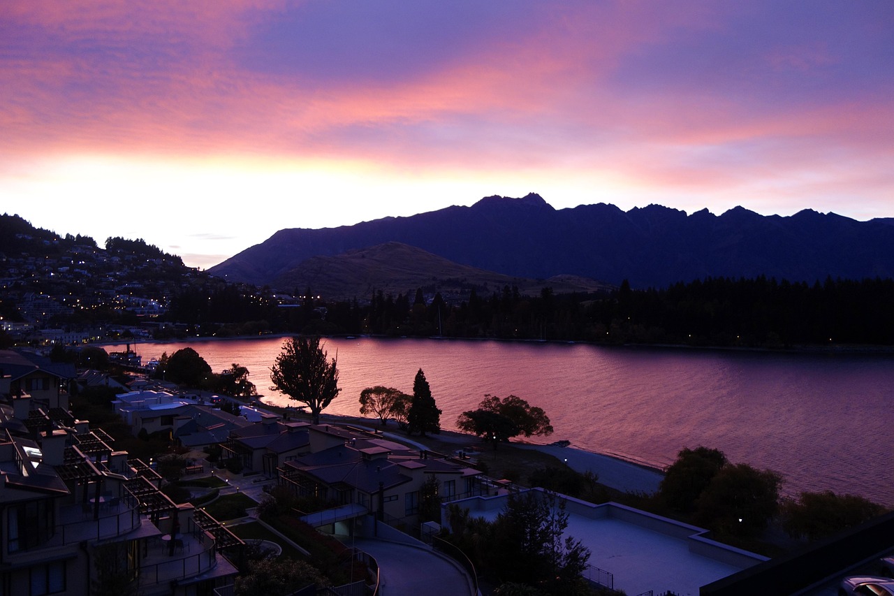 Stroll through Queenstown Gardens and discover a seamless blend of native and exotic flora.