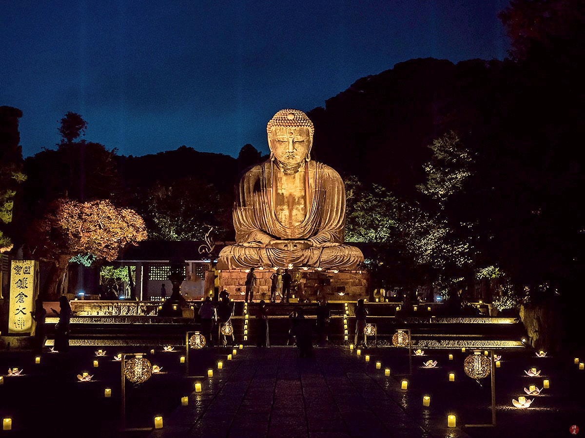 The statue is a designated National Treasure of Japan.