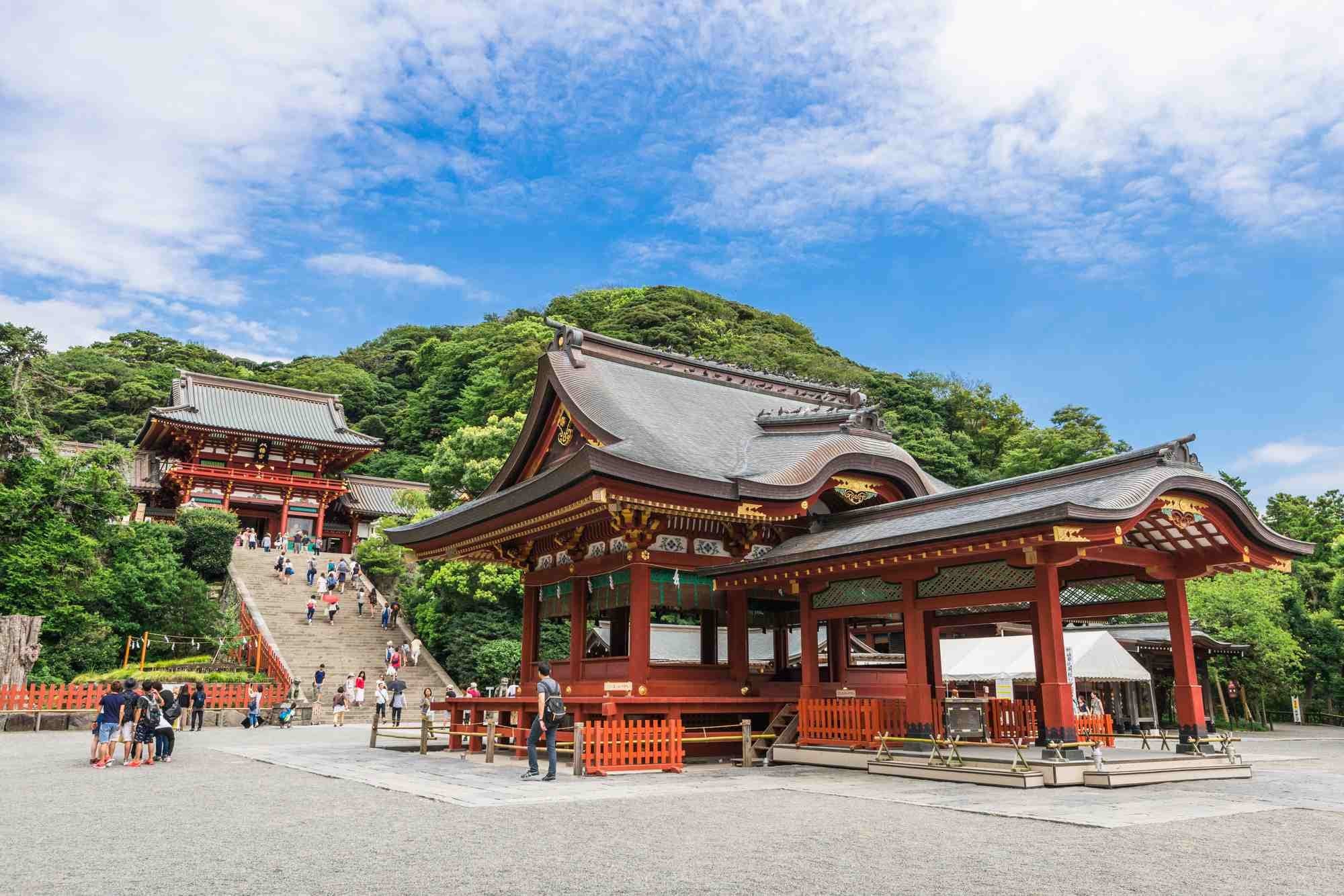 There are two ponds in the complex, popularly called the "Genpei Ponds".
