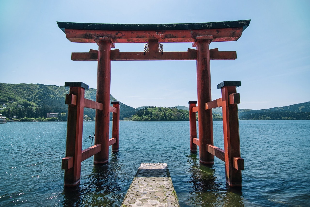 A popular way to see the lake is by taking a scenic cruise on one of the "pirate ships".