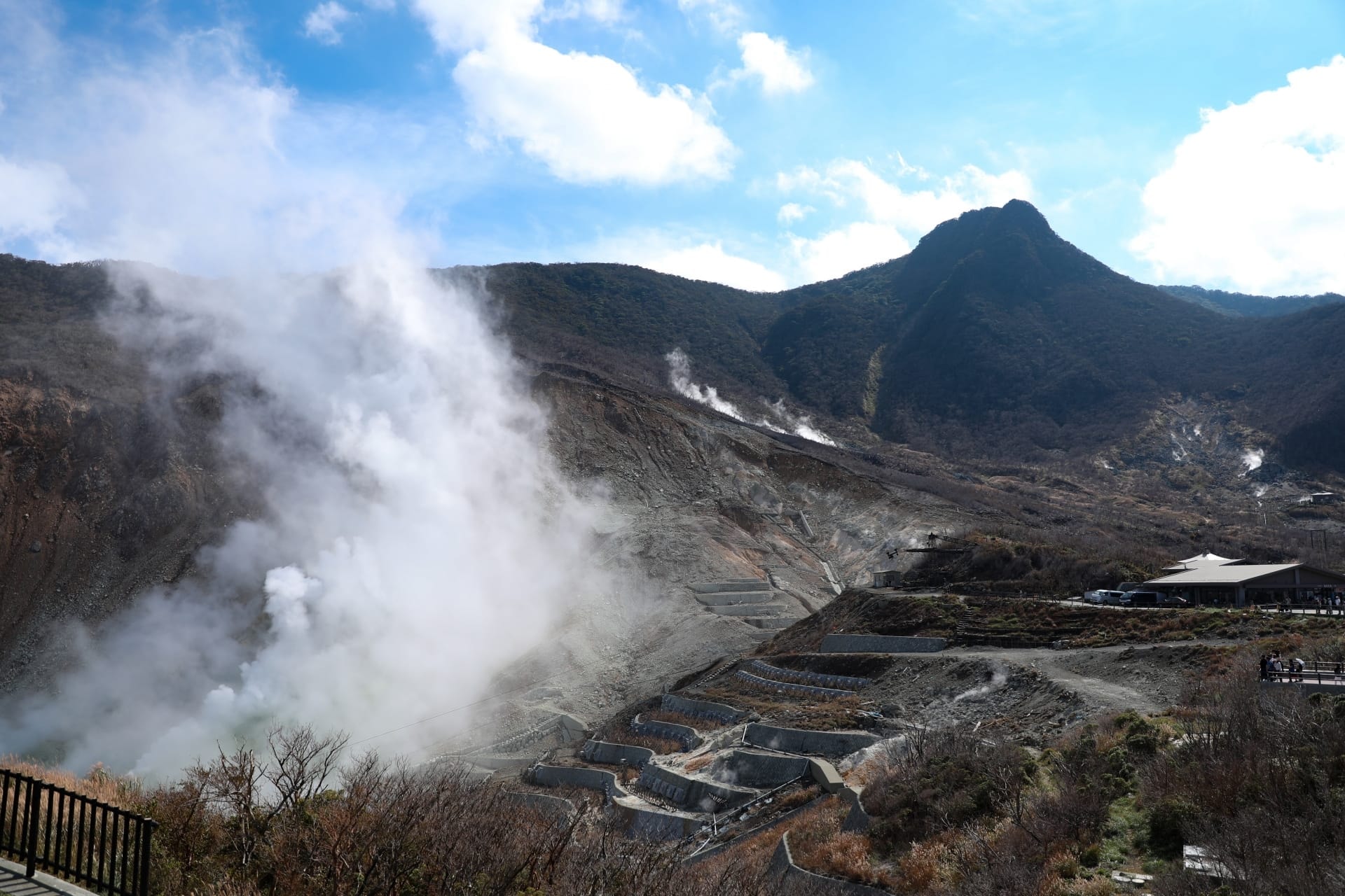  It was formed by the last eruption of Mount Hakone about 3,000 years ago.