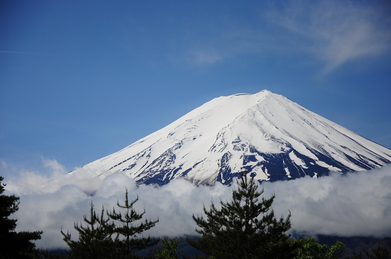  Mount Fuji is surrounded by five lakes, which were formed by lava flows from past eruptions.
