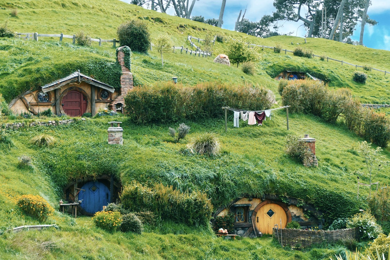 Perfectly crafted Hobbit holes dot the rolling hills of Matamata’s magical Hobbiton Movie Set.
