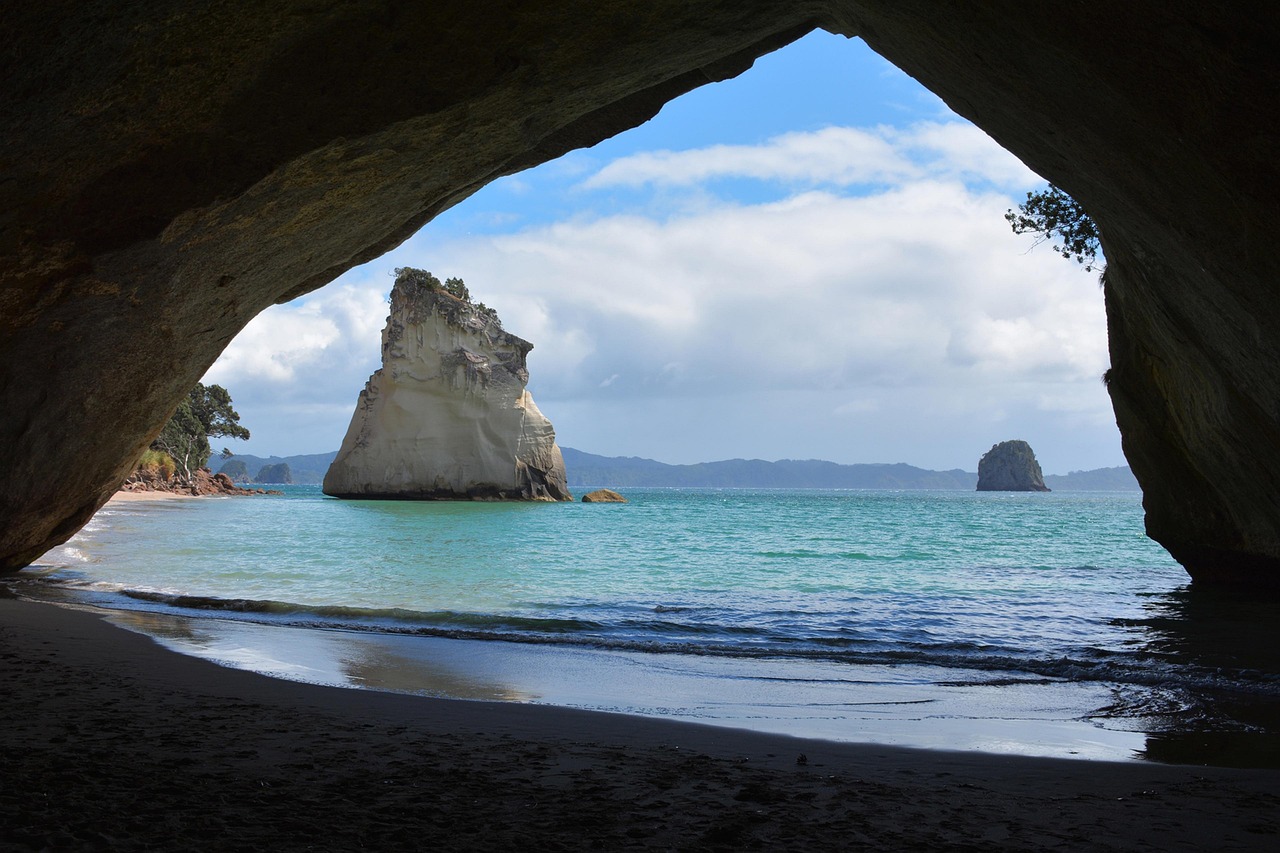 Design your journey for tranquil, personalised Cathedral Cove experiences.