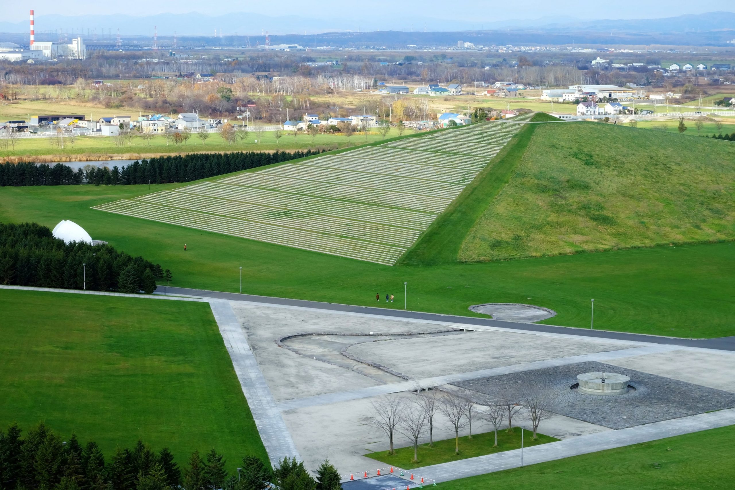 The park's most recognizable symbol is the glass pyramid.