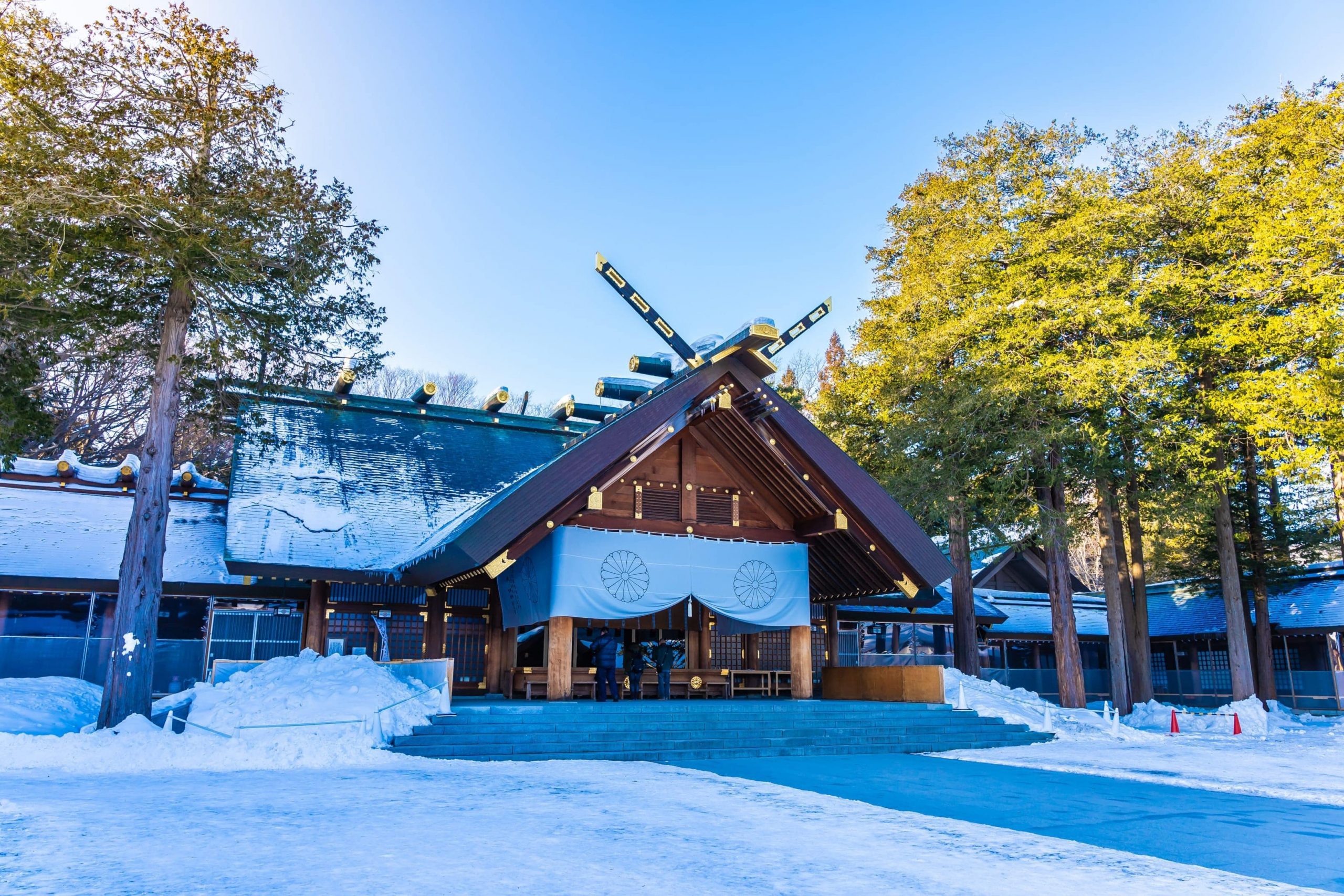 The shrine is beautiful year-round, but it is especially popular in the spring.