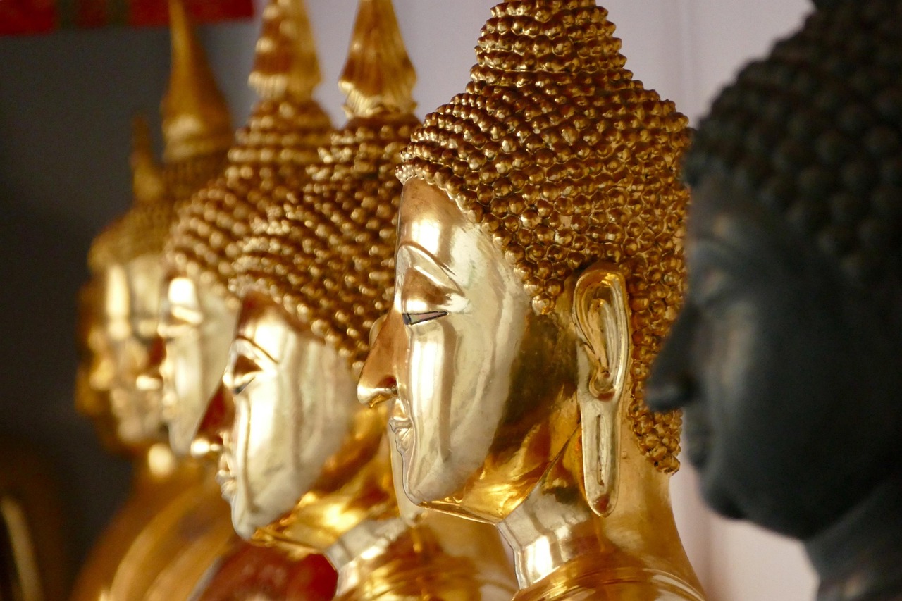 Expert tips ensure your Wat Pho adventure is relaxed and rewarding.