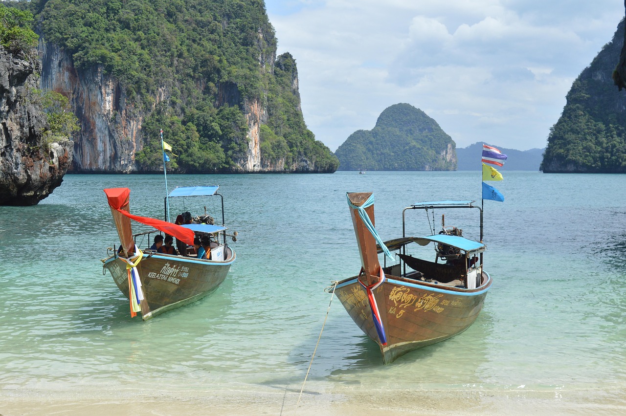 Expert tips ensure your Phi Phi Le journey is seamless and sustainable.