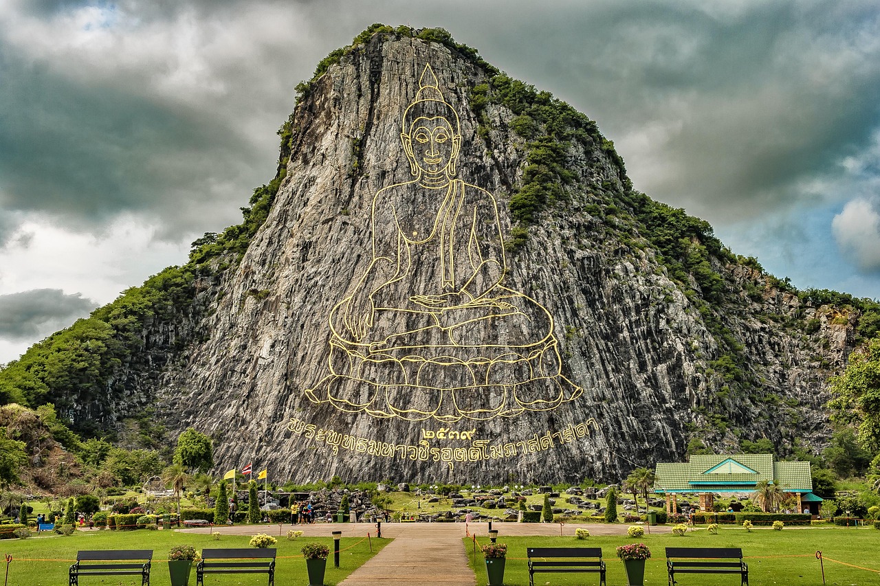 The awe-inspiring Golden Buddha at Wat Traimit, Bangkok – an icon of Thai heritage.
