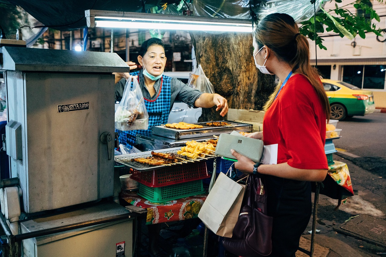 The vibrant Sathorn district brims with culture, flavourful street food, and local nightlife near MahaNakhon.