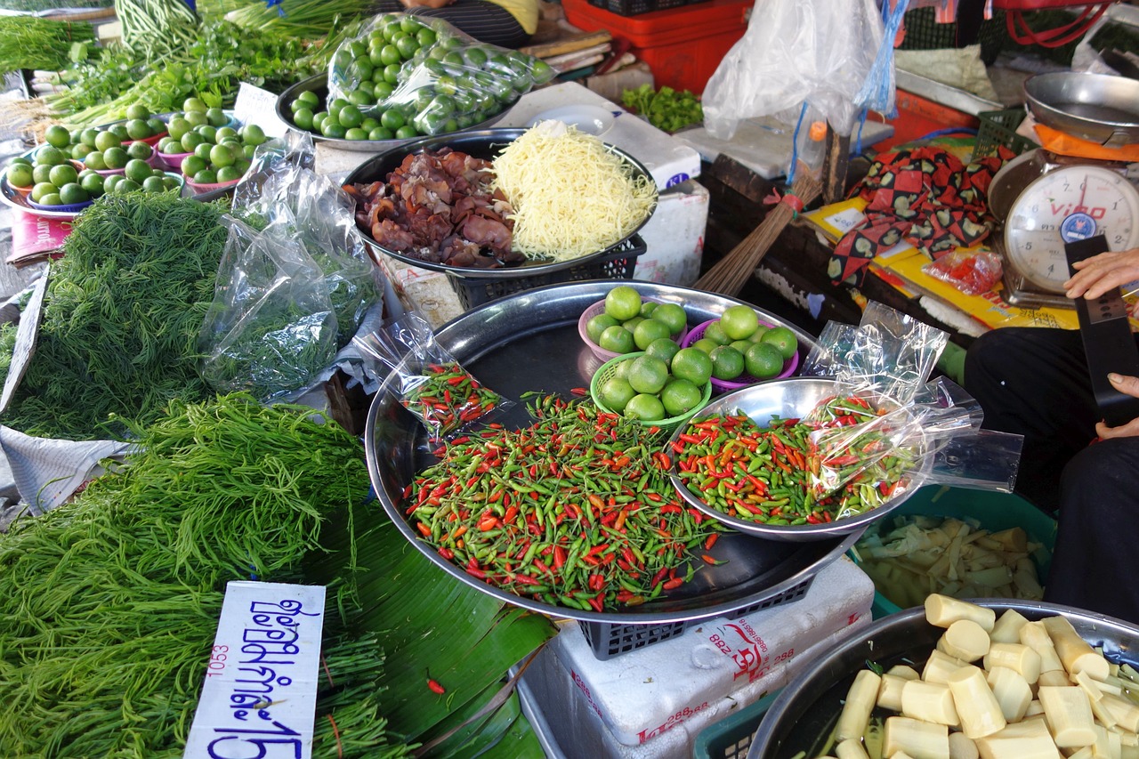 Kanchanaburi’s bustling markets offer inspiring flavours, friendly faces and crafted local experiences.
