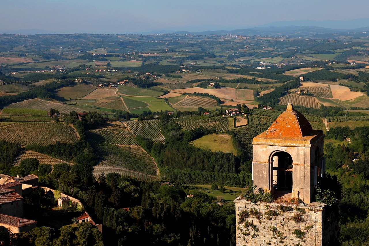 Home to the town's cathedral, the Duomo di San Gimignano, and the Palazzo Comunale.
