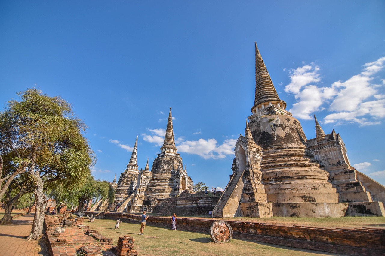 The iconic chedis of Wat Phra Si Sanphet reflect Ayutthaya’s regal past.