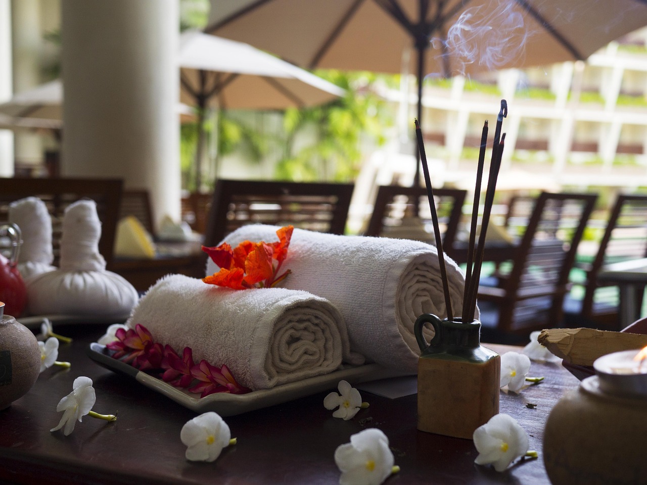 Indulge in world-renowned Thai wellness rituals brought to modern luxury.