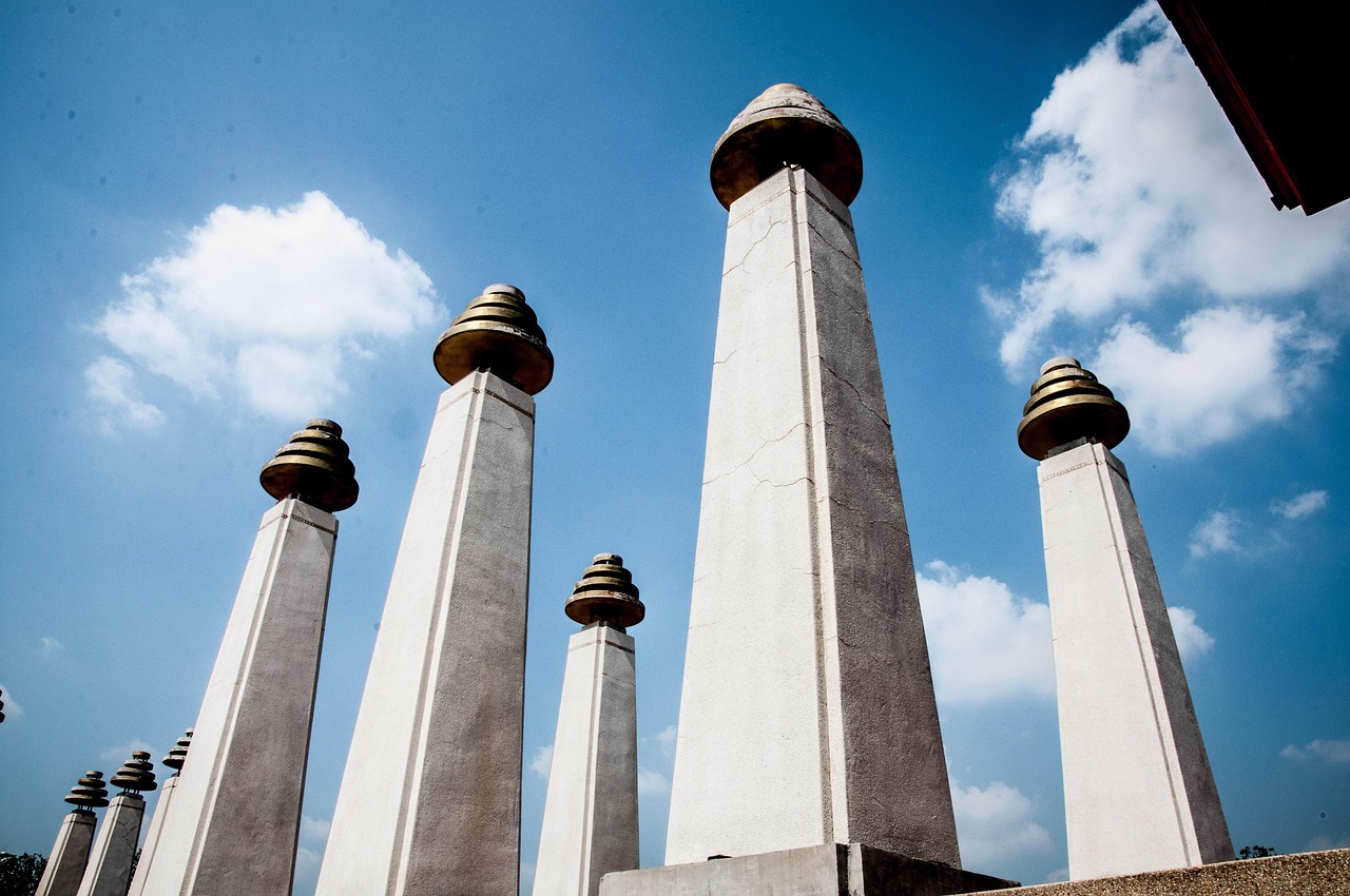 Immersive performances and hands-on culture at the Samet Cultural Centre bring Thai traditions to life.
