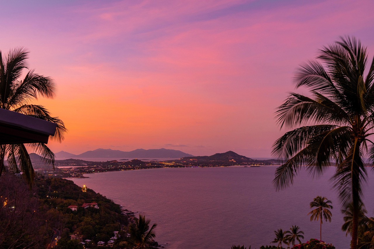 As darkness falls, the gentle surf of Koh Nang Yuan comes alive with glimmering bioluminescent plankton—a rare, magical display unique to Thailand’s shores.