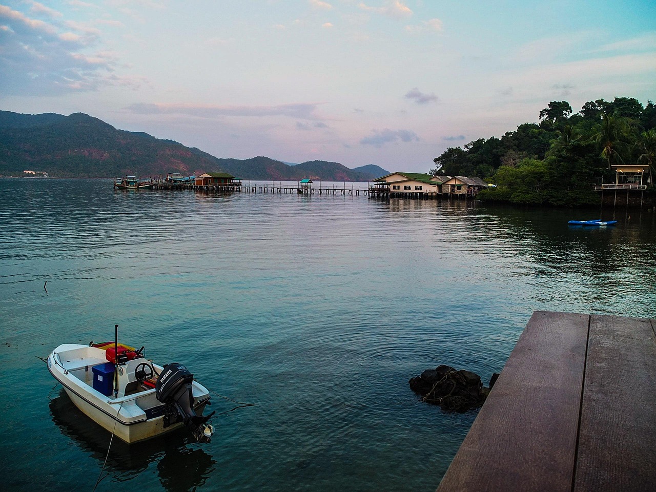 Unleash your imagination—design a bespoke Koh Nang Yuan adventure and set sail towards new horizons.
