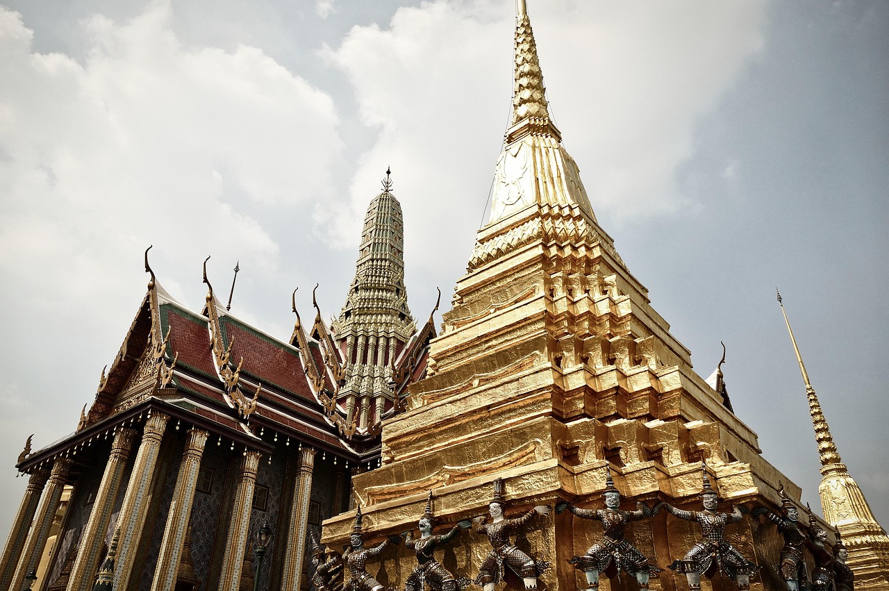 Early mornings at Wat Phra Kaew reveal tranquil beauty and inspiration.