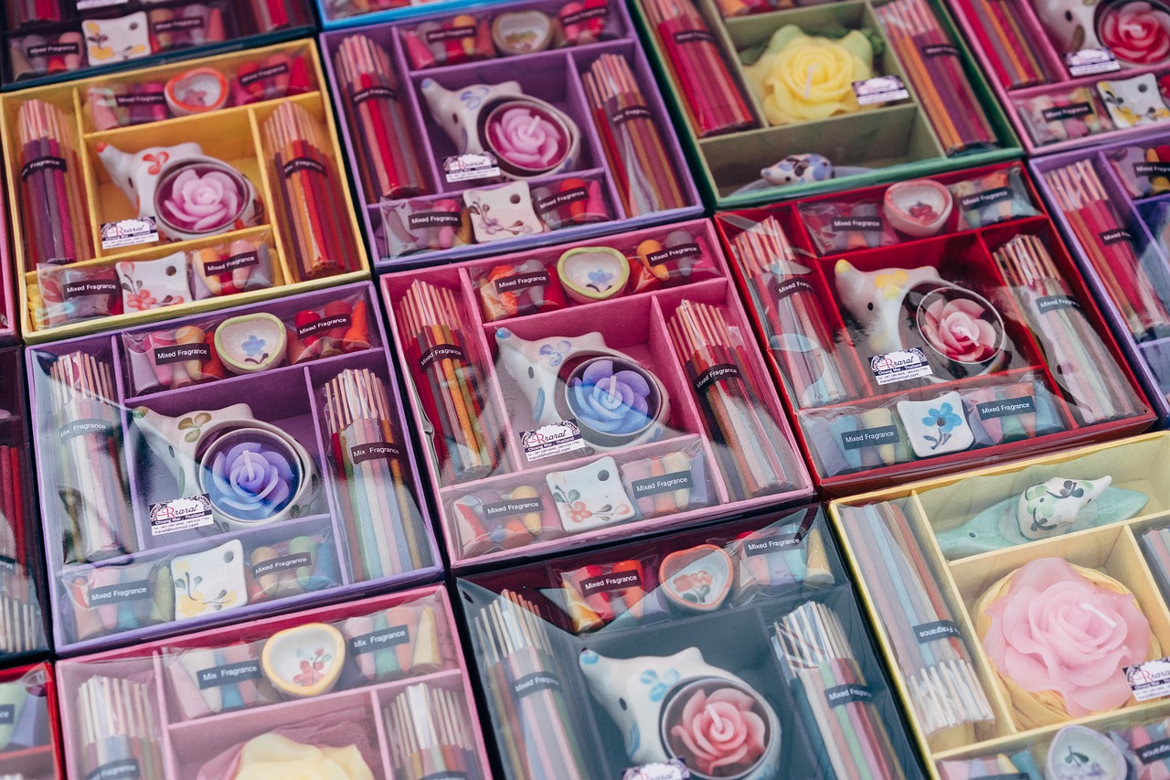 Market stalls near Wat Phra Singh offer local flavour and handcrafted treasures.