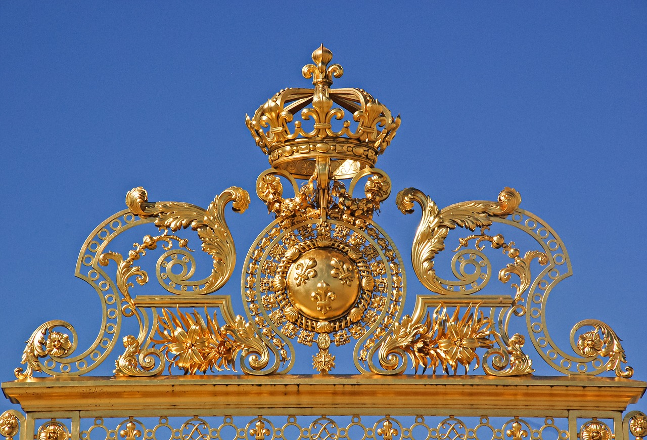 Set forth with confidence on a crafted journey to Versailles, supported every step of the way.
