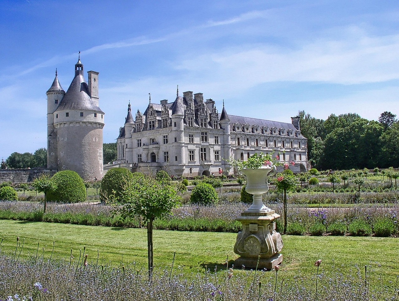 The majestic Château de Chambord, a Renaissance icon surrounded by lush gardens.
