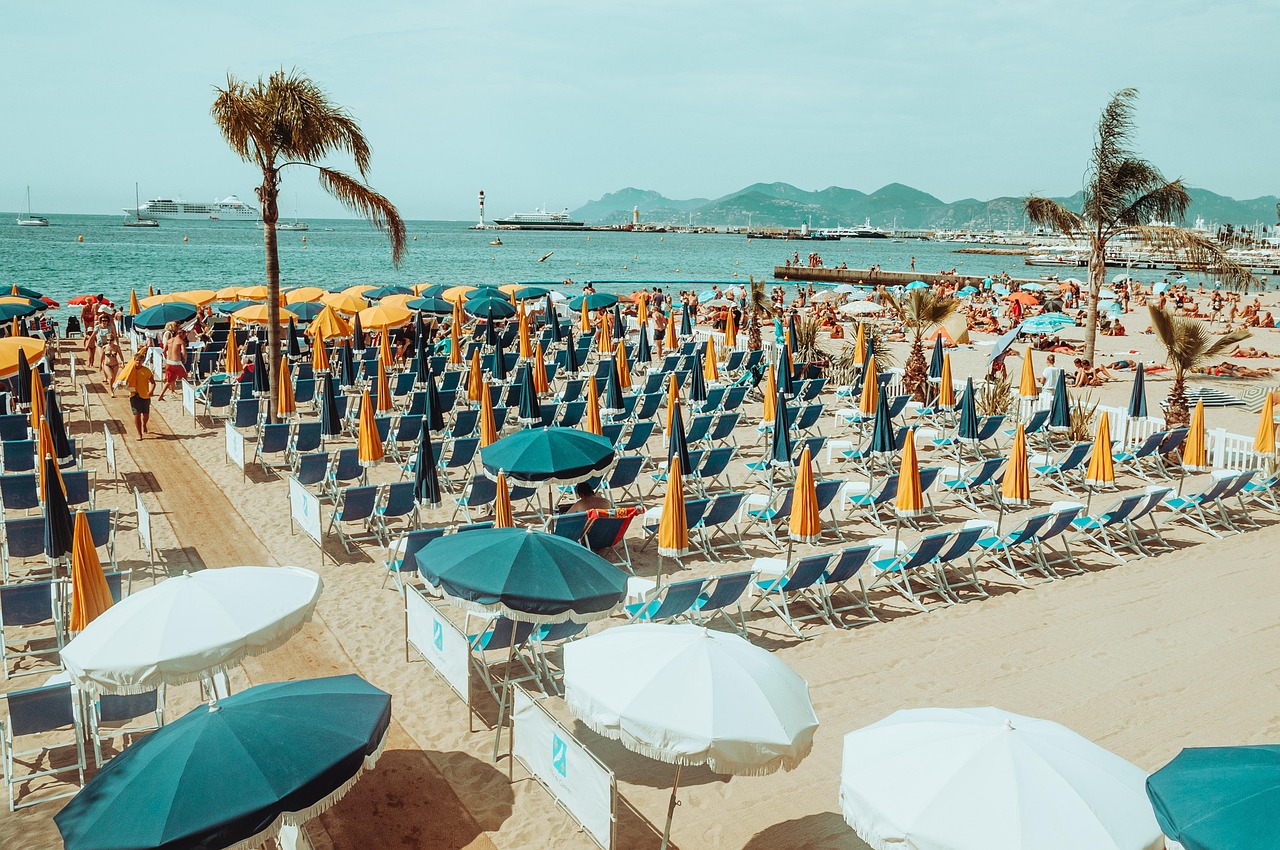 Choose your perfect season—Cannes’ charm glows year-round.