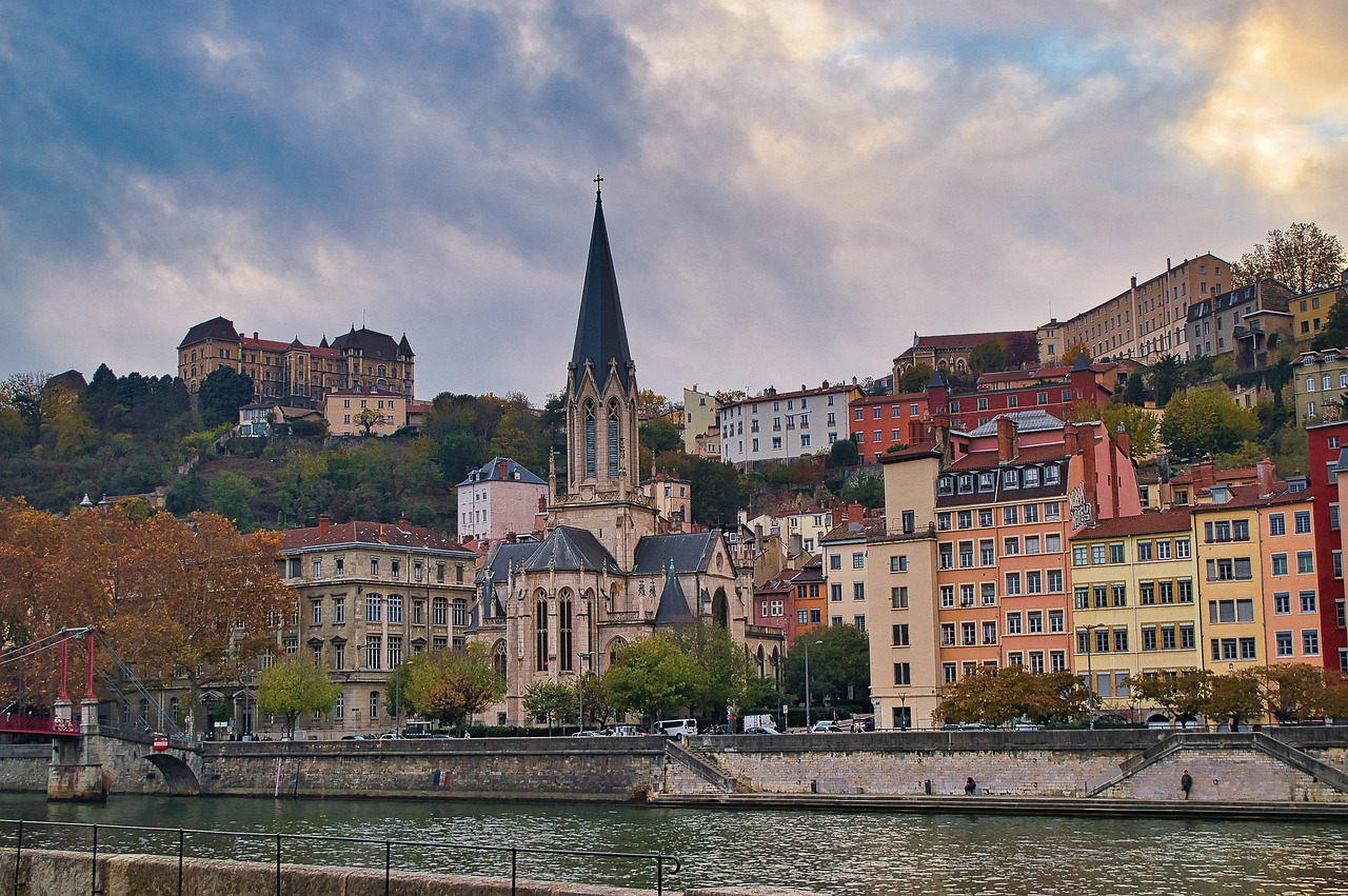 Design an itinerary perfectly matched to your pace, passions, and the seasons of Lyon.