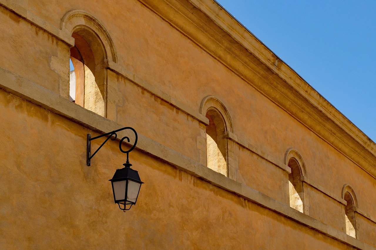 Step inside the haunting prison cells—where stories and legends come alive at Château d'If.