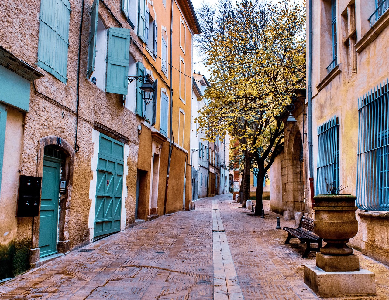 Charming streets and crafted moments in Troyes await every adventurer passionate about discovery.