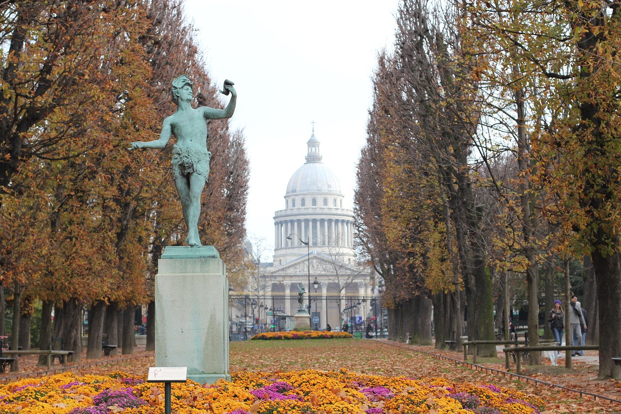 Parc Monceau the Parisian playground of the 8th arrondissement