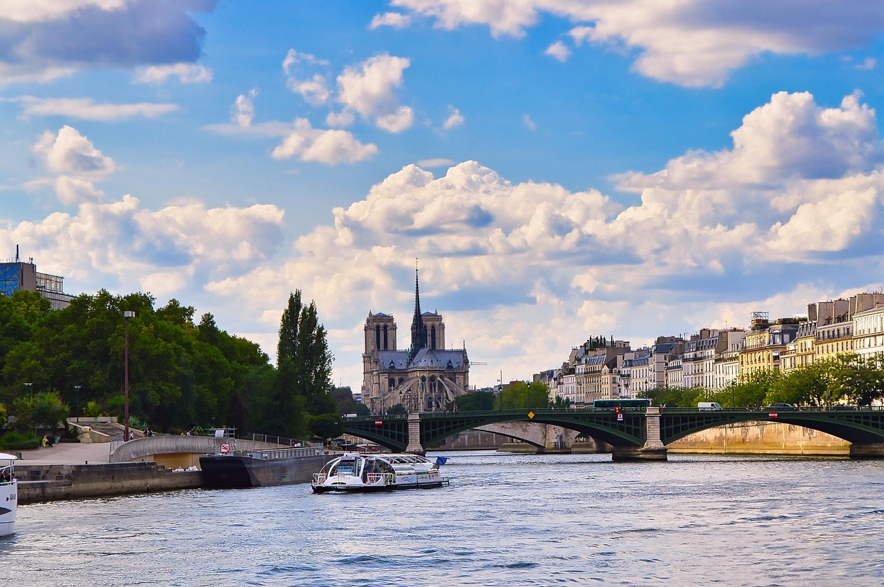 Along the Seine to Notre Dame de Paris and a Private Cruise at night