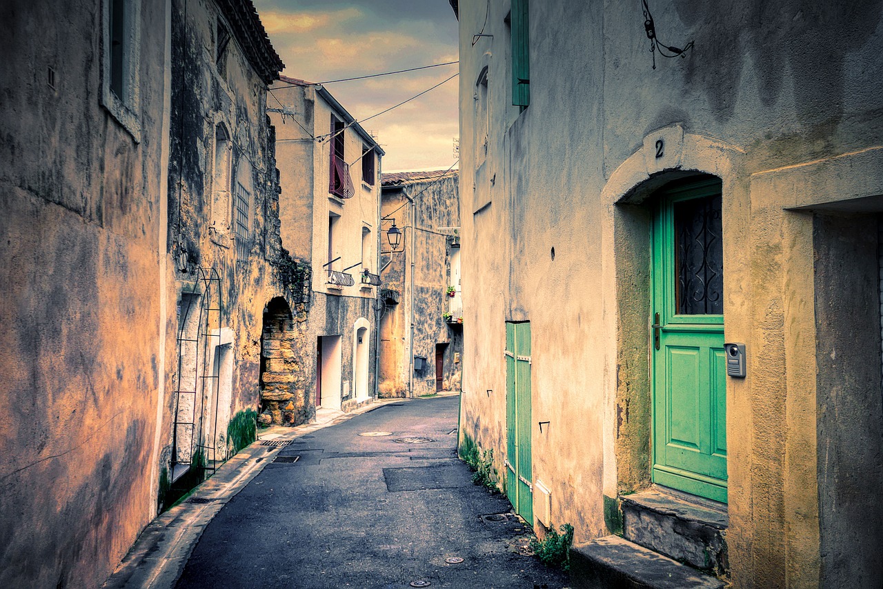 Le Suquet old town walks and Marché Forville flavours