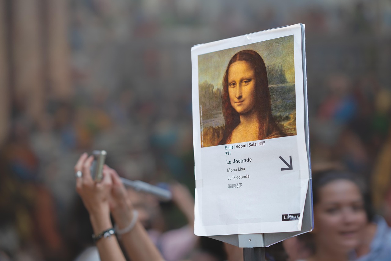 The Denon Wing Mission Mona Lisa and Big Masterpieces wayfinding inside the museum