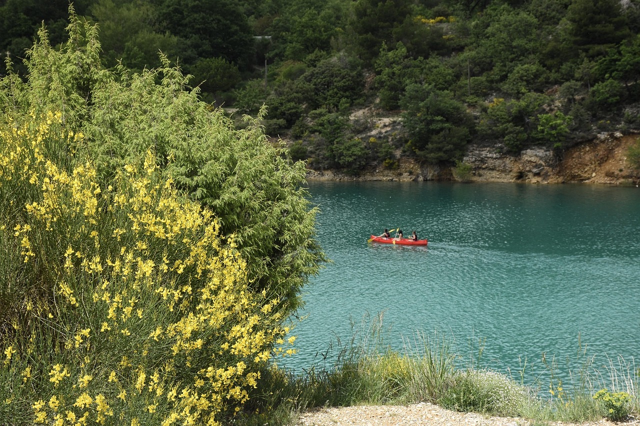 Boat, raft and kayaking the Verdon River from Sainte-Croix