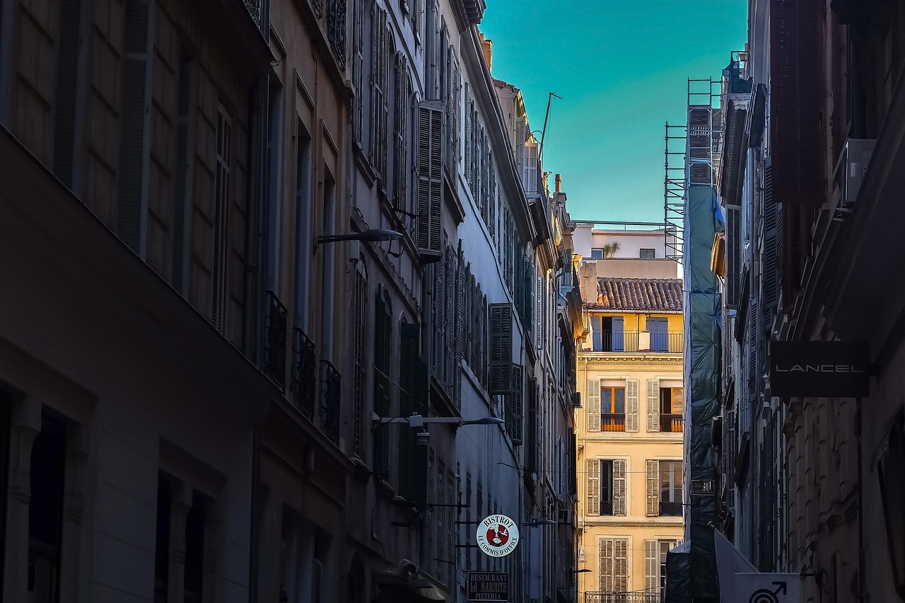 Le Panier and the art of a gourmet Marseille afternoon among artisan streets