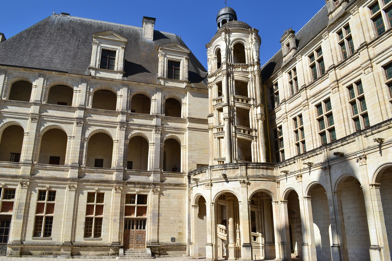 Inside the Château Rooms Ceilings and the Ingenious Staircase