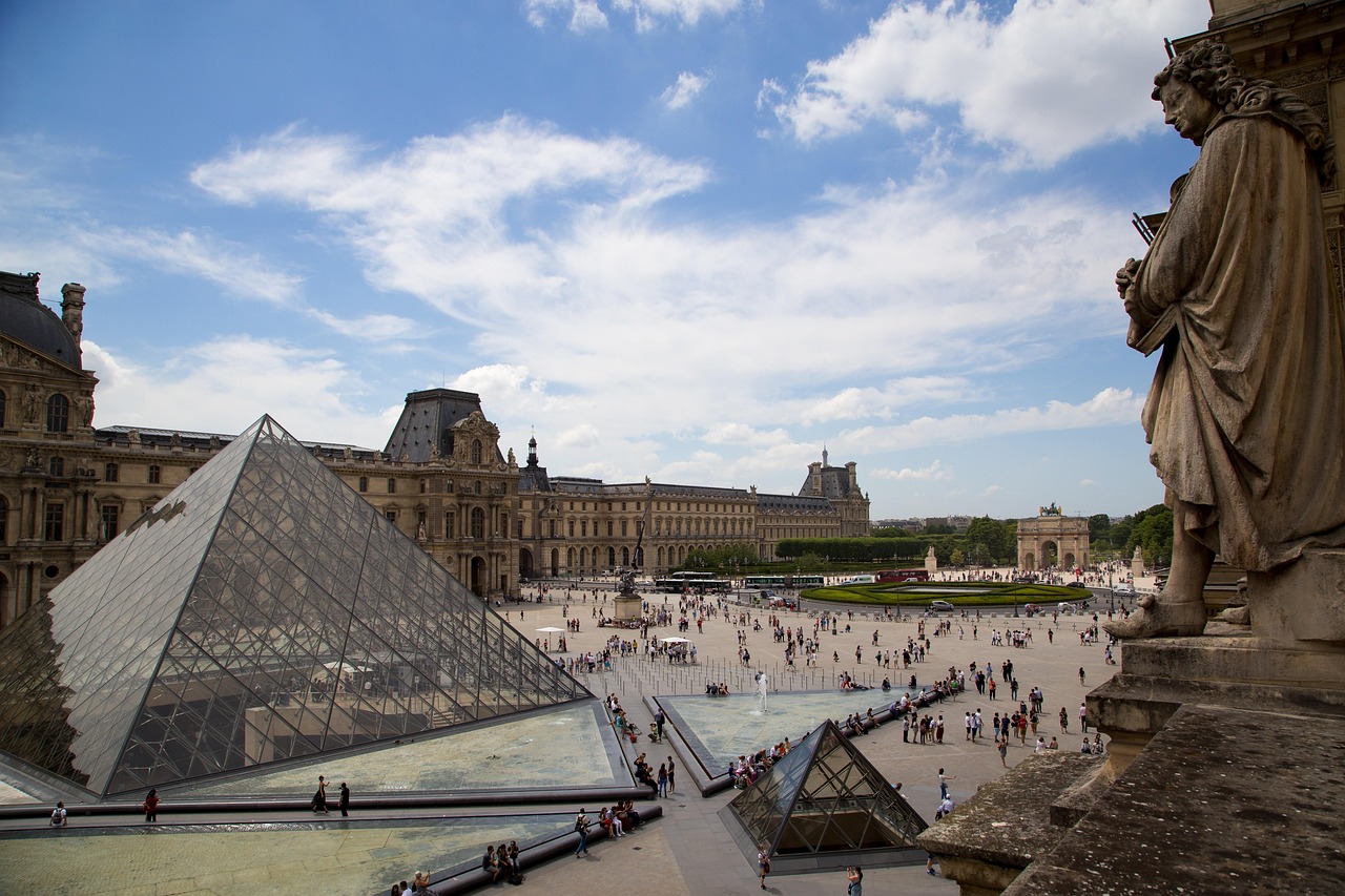 Louvre museum mastery from the Pyramid to the north galleries