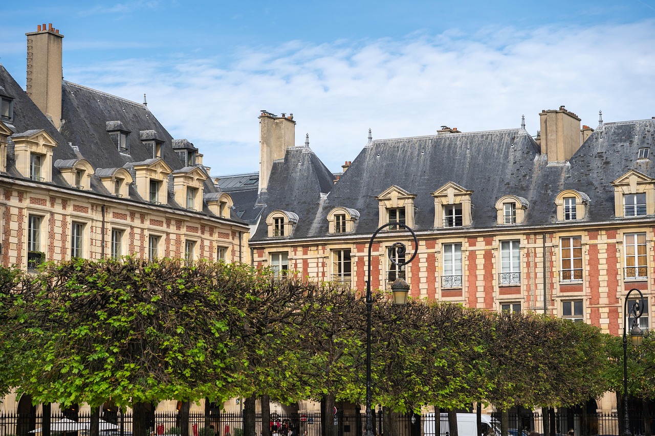 Historic Strolls and Architectural Wonders around Saint-Germain-des-Prés