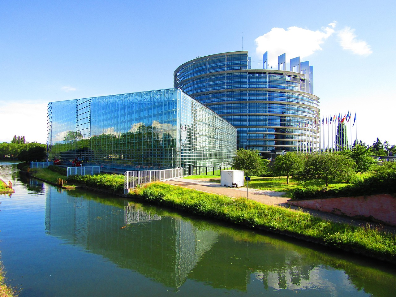 Neustadt Parliament and Seamless High-End Planning in Strasbourg