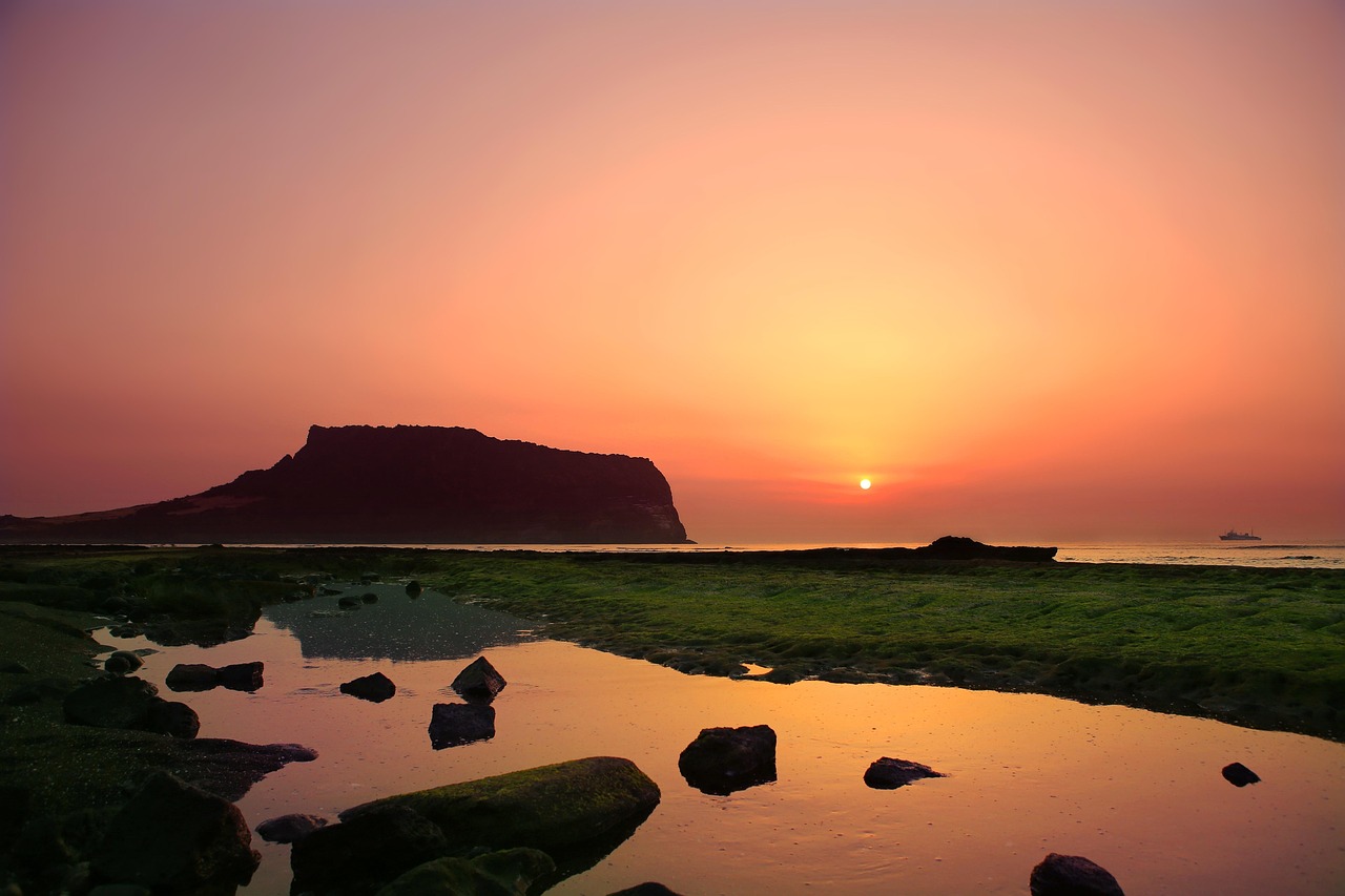 Jeju Island best months to visit South Korea with coastal horizons and a slower luxury pace