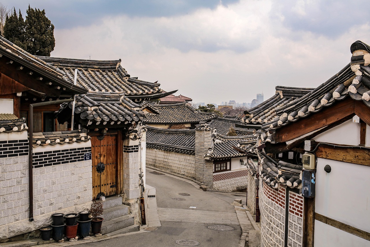 Luxury hanok stay in Seoul near Bukchon hanok village with boutique comfort