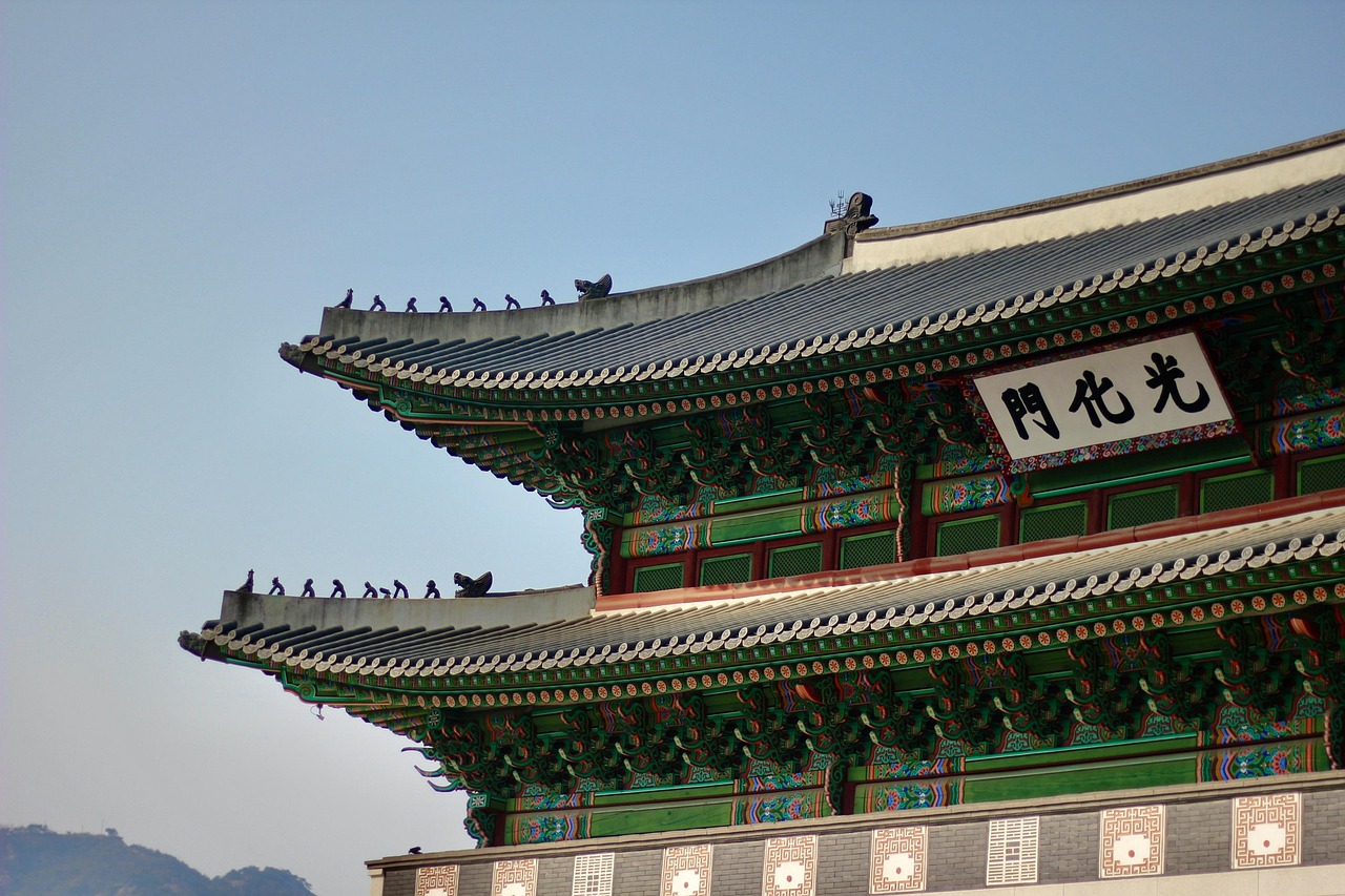 Best time to visit South Korea and Seoul in winter for fewer crowds and crisp palace views