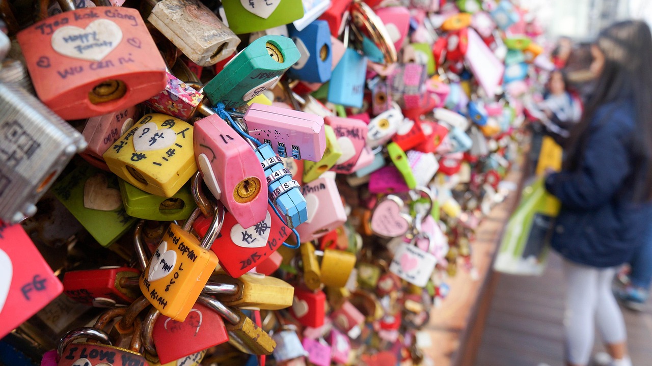 April weather in Seoul 2026 at a glance with spring light over the city