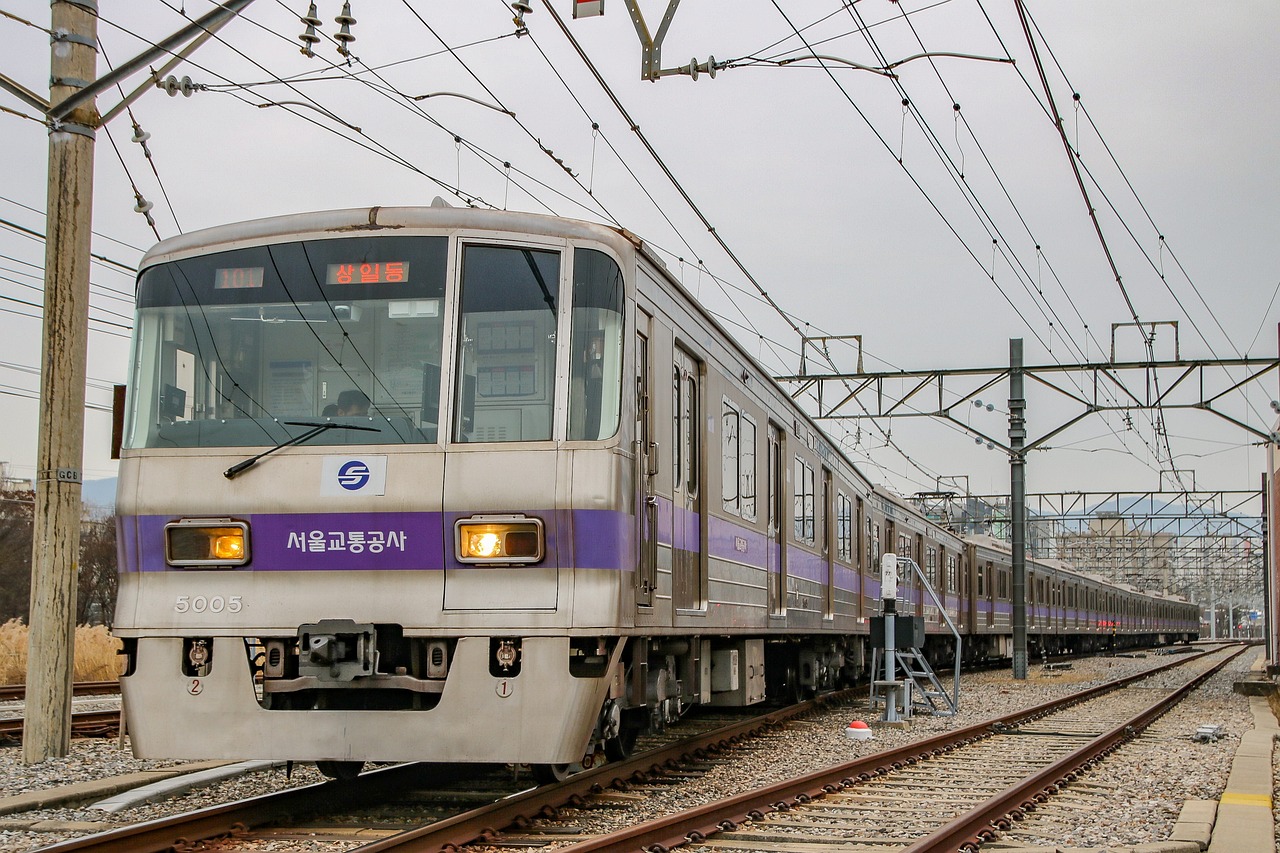 Luxury logistics for Korea travel in April using the Seoul Metro with ease