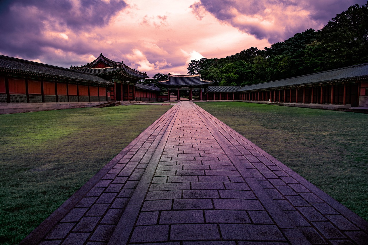 Seoul in summer a good time to visit Seoul with Changdeokgung and Huwon Secret Garden calm